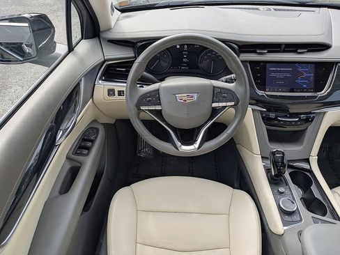 Certified 2023 Cadillac XT6 Premium Luxury w/ Technology Package FWD image 17