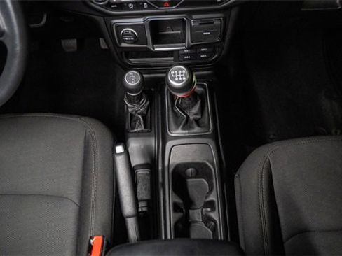 Used 2023 Jeep Wrangler Unlimited Sport image 6