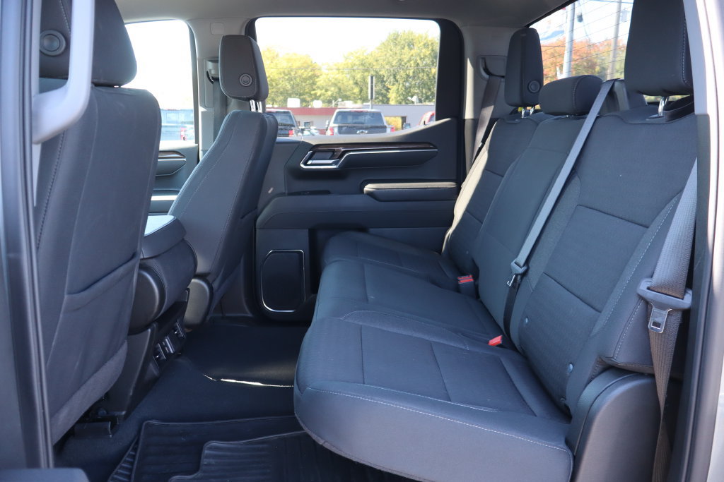Used 2025 Chevrolet Silverado 1500 LT AWD/4WD image 17