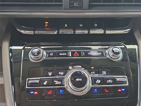 Used 2022 Lincoln Corsair FWD w/ Premium Package image 22