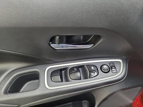 Used 2025 Nissan Versa SR w/ Trunk Package FWD image 27