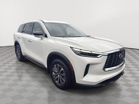 Certified 2025 INFINITI QX60 Pure w/ Cargo Package image 3