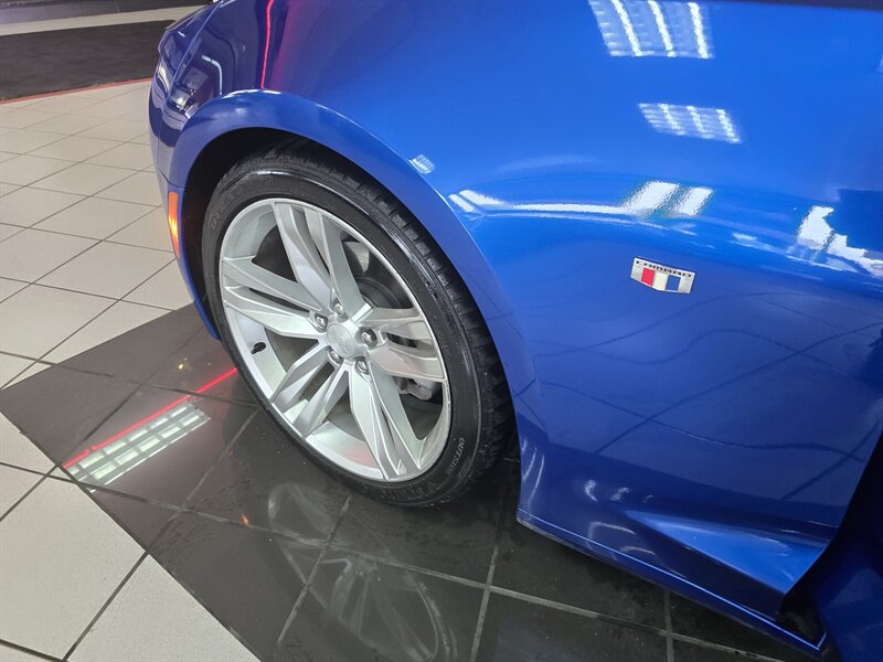 Used 2017 Chevrolet Camaro LT RWD image 29