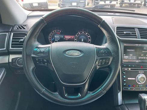 Used 2016 Ford Explorer Platinum image 35