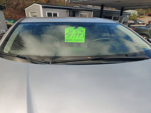 Used 2018 Honda HR-V LX image 9