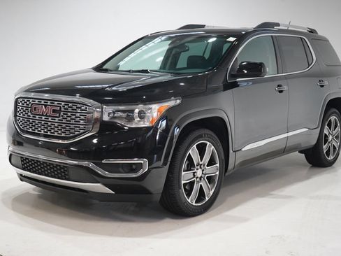 Used 2017 GMC Acadia Denali w/ Technology Package AWD/4WD image 3