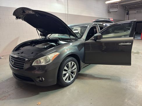 Used 2012 INFINITI M37 x w/ Premium Pkg image 9