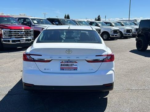 Used 2025 Toyota Camry LE FWD image 4