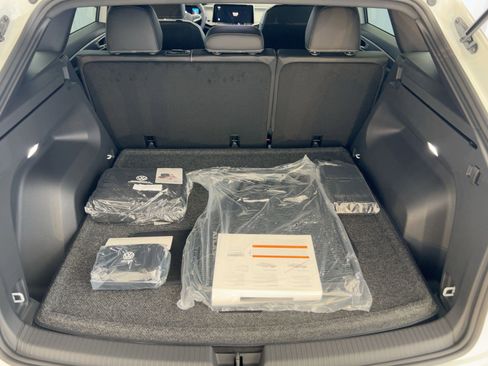 New 2026 Volkswagen Atlas Cross Sport SE AWD/4WD image 32