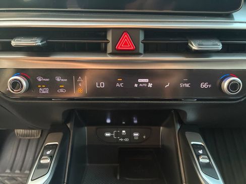 Used 2025 Kia Sorento S FWD image 17
