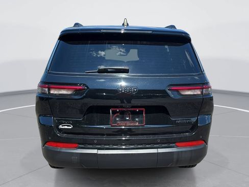 Used 2024 Jeep Grand Cherokee L Limited w/ Black Appearance Package AWD/4WD image 5
