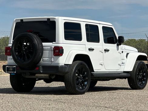 Used 2023 Jeep Wrangler Unlimited Sahara w/ Cold Weather Group AWD/4WD image 6