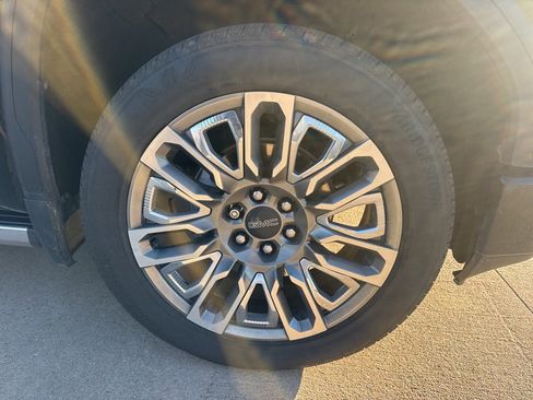 Used 2021 GMC Sierra 1500 Denali w/ Denali Ultimate Package image 12