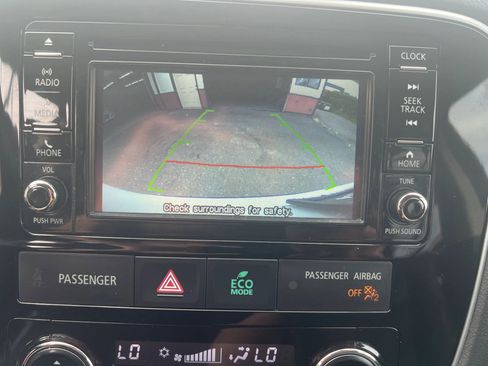 Used 2016 Mitsubishi Outlander SEL image 21