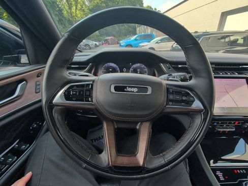 Used 2023 Jeep Grand Cherokee Summit w/ Luxury Tech Group V AWD/4WD image 20
