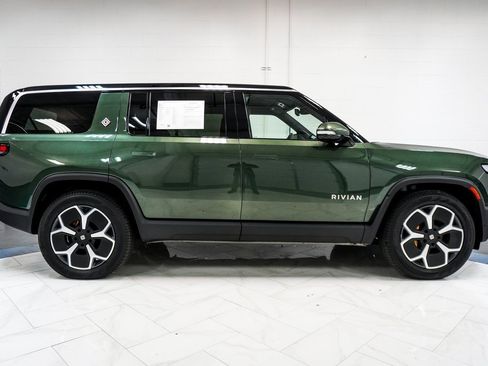 Used 2023 Rivian R1S Adventure image 9
