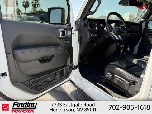 Used 2021 Jeep Wrangler Unlimited Sahara AWD/4WD image 5