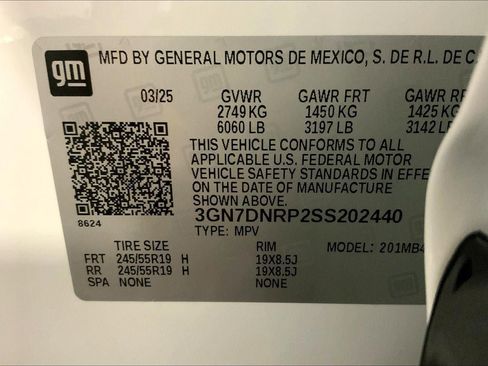 Used 2025 Chevrolet Equinox EV LT FWD image 31