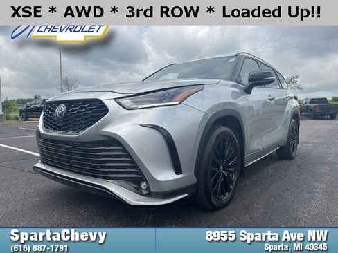 Used 2023 Toyota Highlander XSE image 7