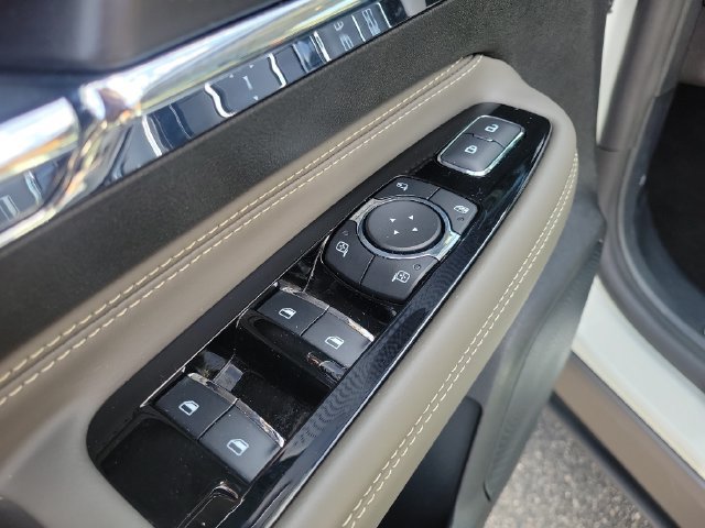 Used 2024 Lincoln Corsair AWD w/ Equipment Group 101A image 8
