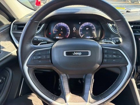 Certified 2022 Jeep Grand Cherokee Limited image 8