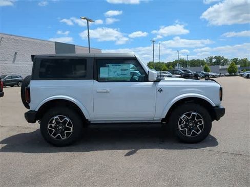 New 2023 Ford Bronco Outer Banks image 6