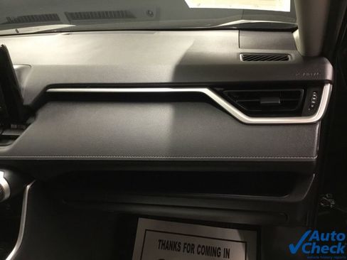 Used 2019 Toyota RAV4 LE image 38