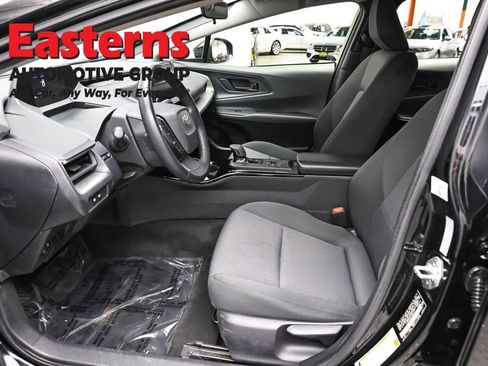 Used 2023 Toyota Prius LE FWD image 13