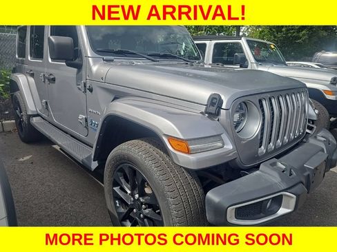 Used 2021 Jeep Wrangler Unlimited Sahara w/ Cold Weather Group AWD/4WD image 13
