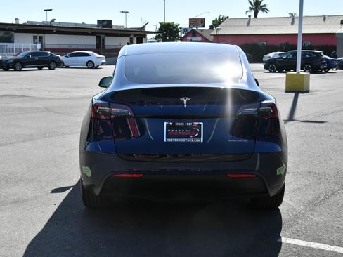 Used 2023 Tesla Model Y Long Range AWD/4WD image 7