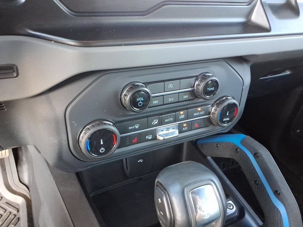 Used 2022 Ford Bronco Black Diamond AWD/4WD image 26