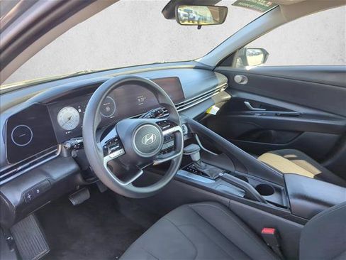 Used 2024 Hyundai Elantra SEL image 10