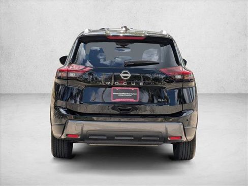 Certified 2025 Nissan Rogue SL w/ SL Premium Package image 6