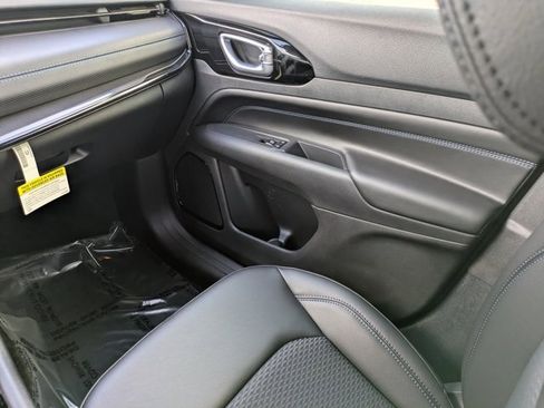 New 2026 Jeep Compass Latitude image 15