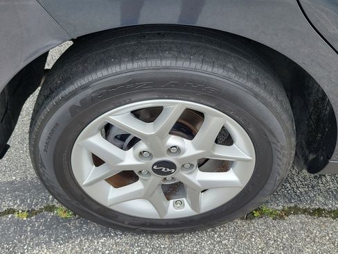 Used 2024 Kia Soul LX w/ Option Group 015 FWD image 7