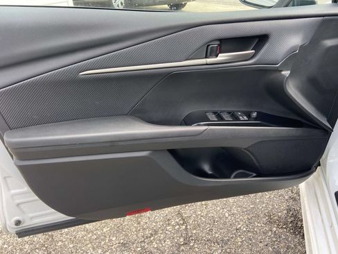Used 2025 Toyota Camry SE FWD image 12