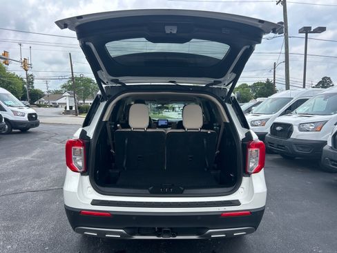 Used 2023 Ford Explorer XLT w/ Equipment Group 202A AWD/4WD image 15