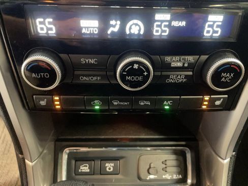 Used 2022 Subaru Ascent Premium w/ Convenience Package image 10