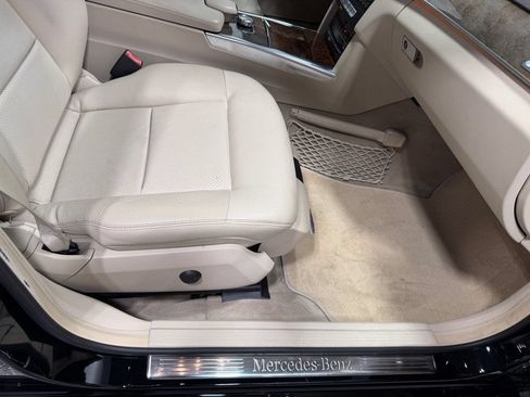Used 2014 Mercedes-Benz E 350 4MATIC Sedan image 31