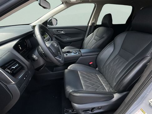 Used 2026 Nissan Rogue Platinum w/ Platinum Premium Package AWD/4WD image 16