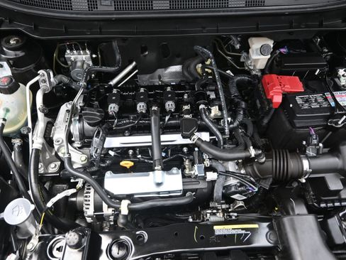 Certified 2025 Nissan Kicks Play S image 19