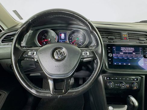 Used 2018 Volkswagen Tiguan SEL w/ 3rd Row Seat Package AWD/4WD image 11