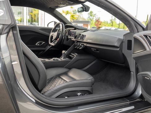 Used 2017 Audi R8 V10 plus AWD/4WD image 27