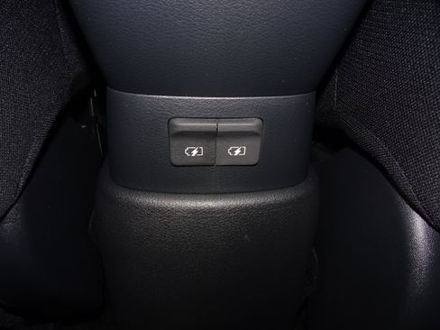 New 2024 Nissan Kicks S image 29