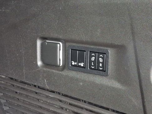 Certified 2021 Chevrolet Suburban High Country AWD/4WD image 32