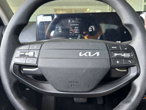 Used 2025 Kia K4 FWD image 18
