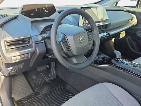 Used 2026 Toyota Prius LE FWD image 15