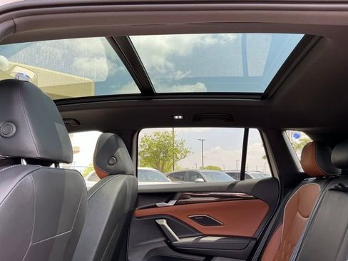 Certified 2025 Volkswagen Tiguan SEL R-Line AWD/4WD image 19