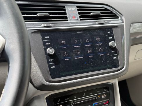 Used 2023 Volkswagen Tiguan SE image 23