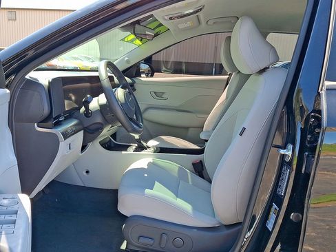 Used 2024 Hyundai Kona SEL AWD/4WD image 3